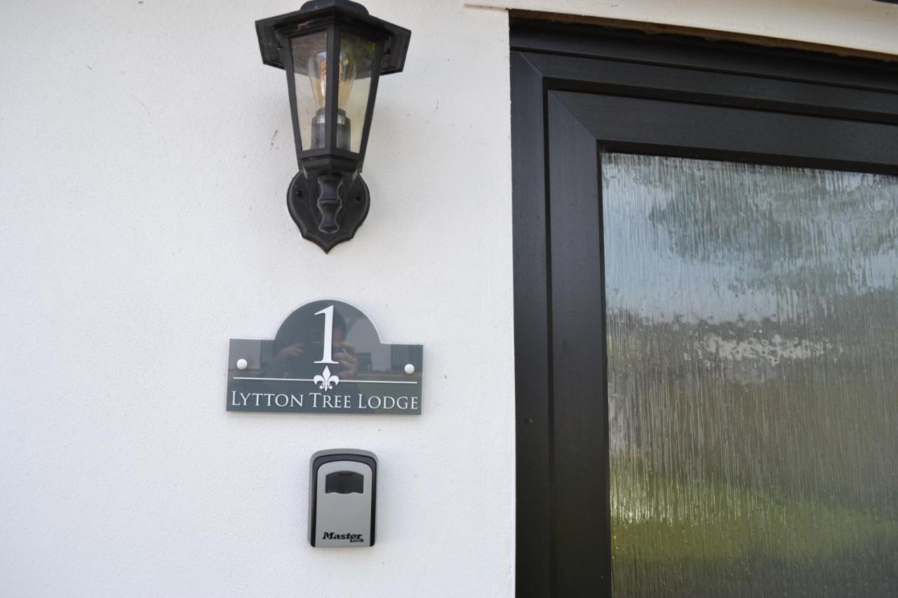 Number 1 Lytton Tree Lodge Reydon ภายนอก รูปภาพ
